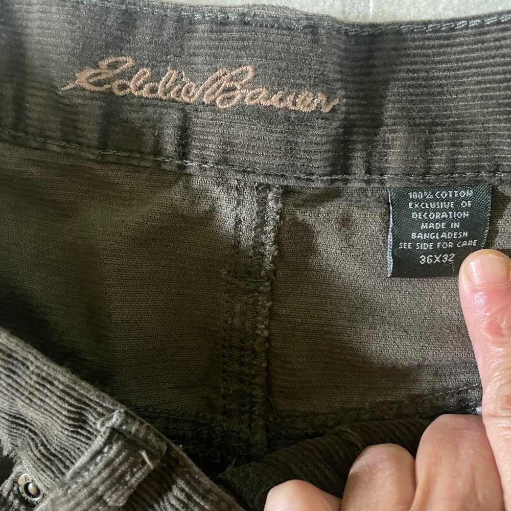 Men’s Eddie Bauer Brown Corduroy pants. 36, 32. Great condition barely worn!